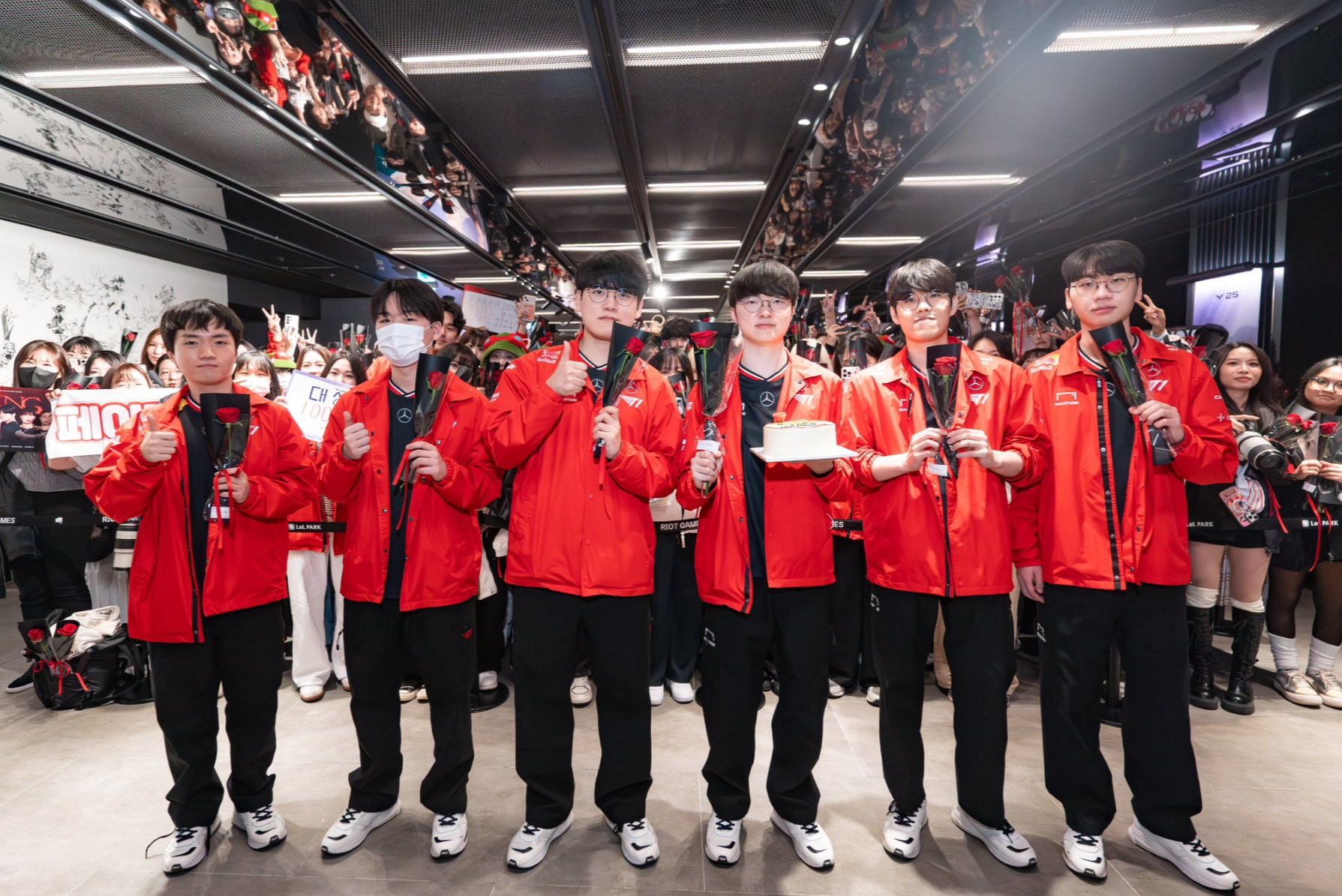 HLE轻松击败T1，Zeka主宰战局，成功拿下第13场胜利！
